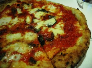 Rosso Vivo's Napoli pizza