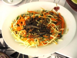 Goi Du Du - green papaya salad with fried anchovies
