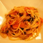 Spaghetti with fresh pepperoncino and spring onions