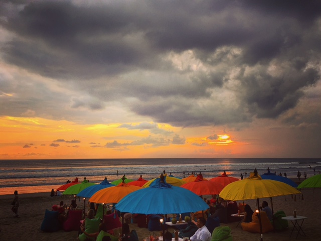 Bali - Seminyak beach for sundowners - Bali restaurants - Foodiva